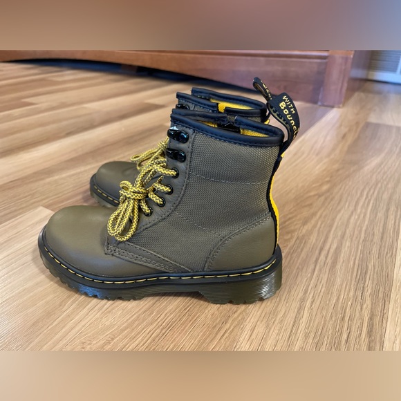 Doc Martens ~ JUNIOR 1460 PANEL LEATHER LACE UP BOOTS - Picture 13 of 14